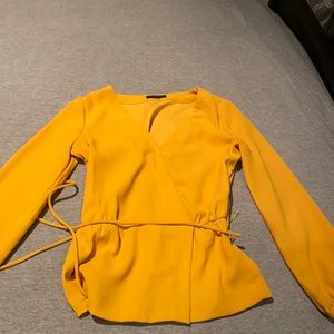 Mustard crew 00 wrap top- new